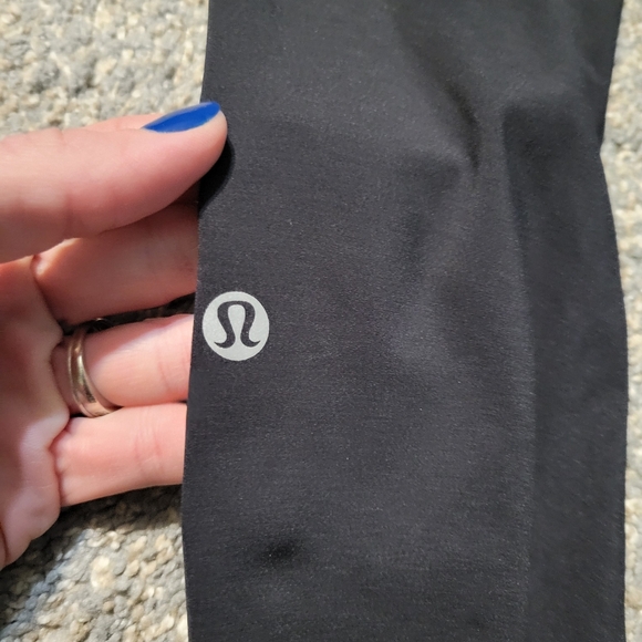 Lululemon Fast And Free Black Crop Leggings 23" - Picture 2 of 13